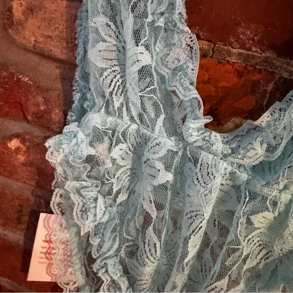 Vintage 1980s Lace Chemise in Soft Blue, One Piece, Deep V Style - Small - Picture 7 of 9